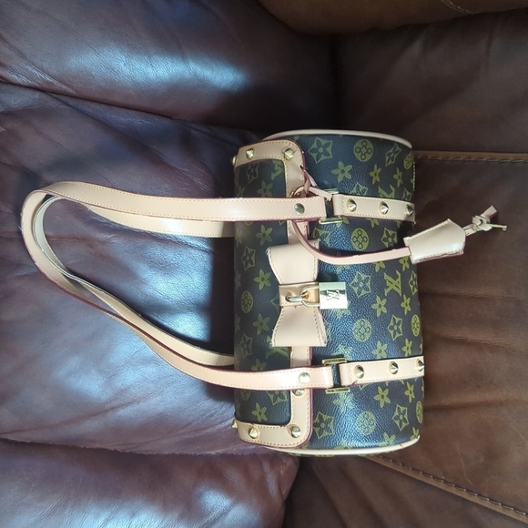 Shoulder Bag - Picture 7 of 13